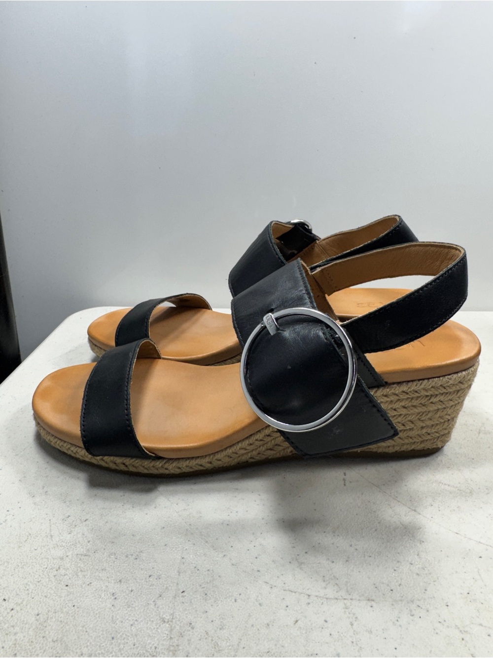 Sandales compensées UGG en cuir noir jute taille 7